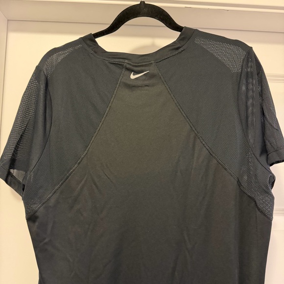 Nike Running Shirt - Picture 5 of 7